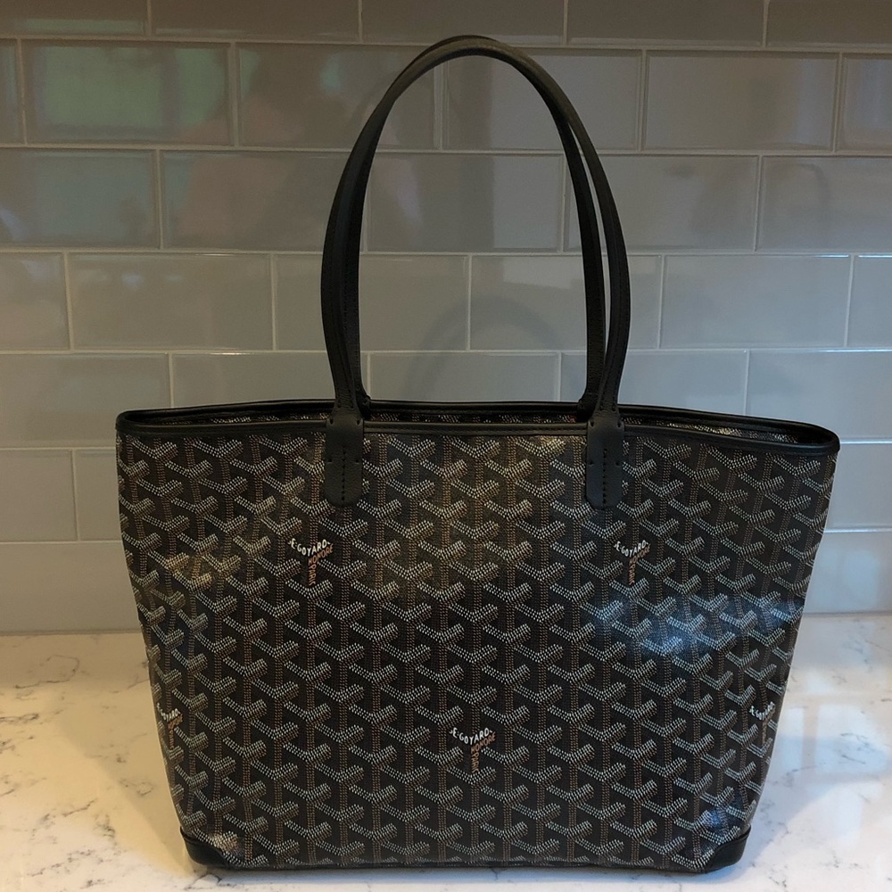 ⭐️SOLD⭐️ Goyard Artois PM in Black